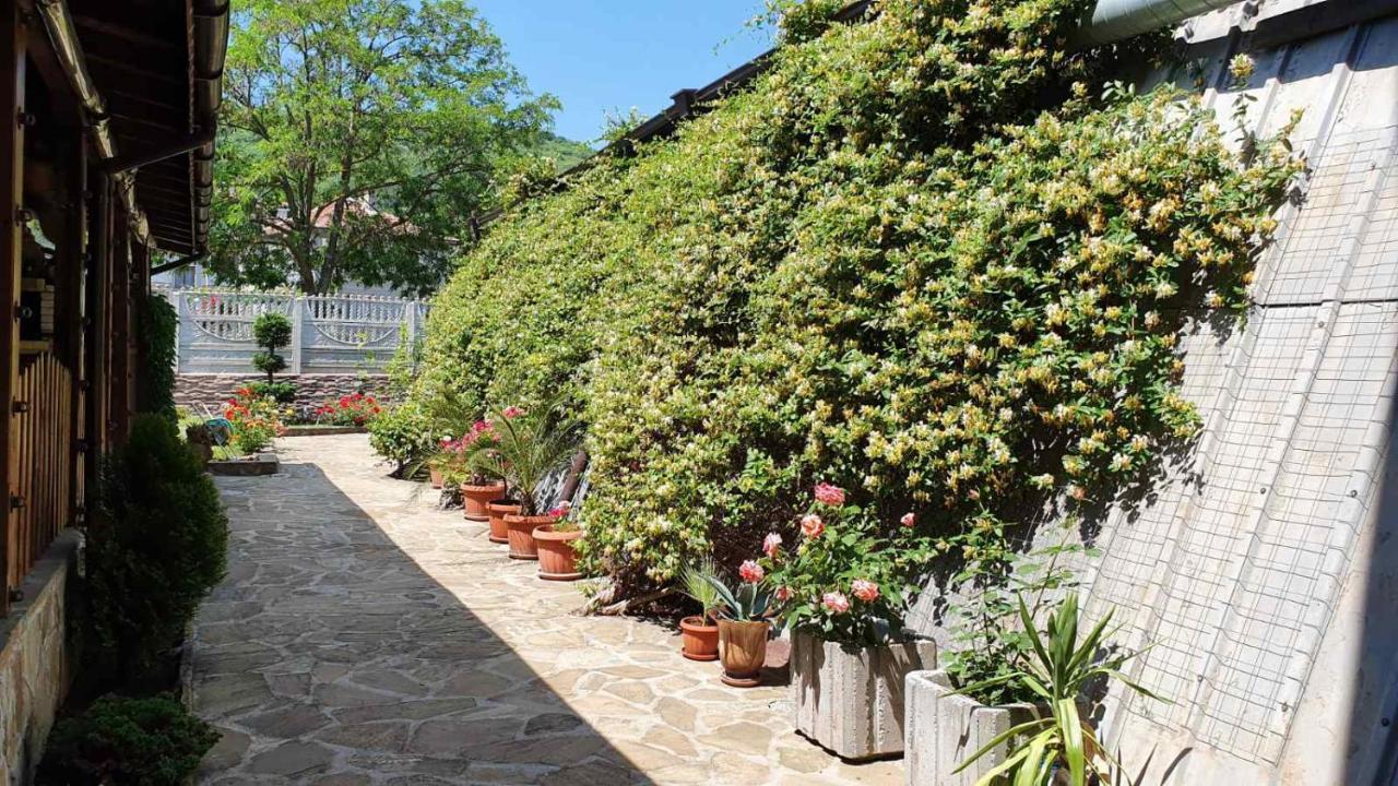 Marianas Guesthouse Obzor Luaran gambar