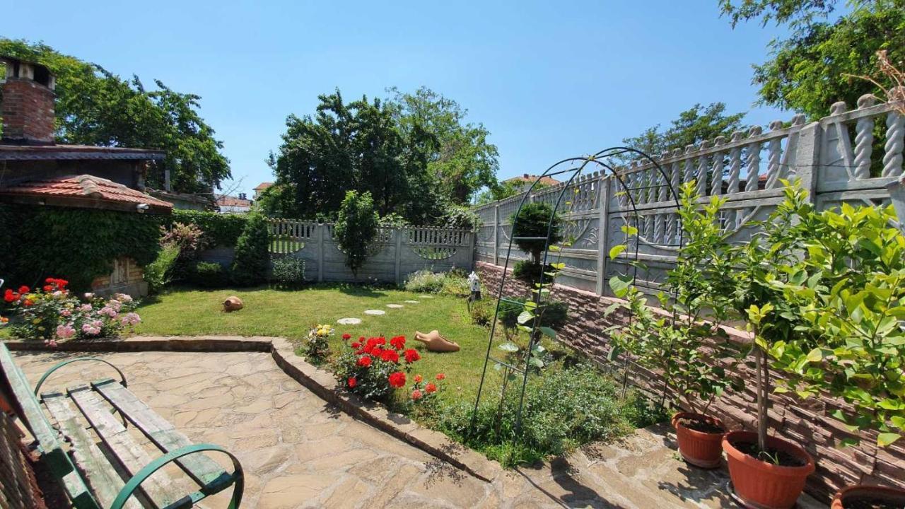 Marianas Guesthouse Obzor Luaran gambar